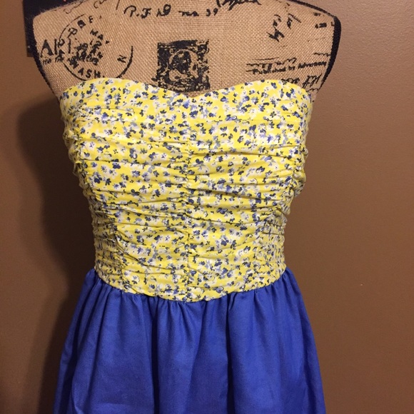 My Michelle Juniors Dress - Picture 2 of 8